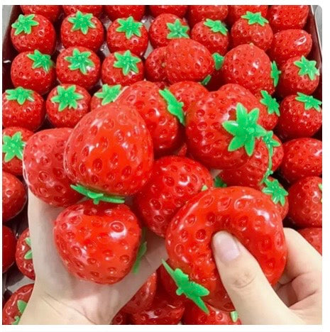CRUNCHY STRAWBERRY SQUISHY