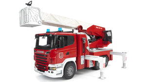 FIRE ENGINE WITH WATER PUMP