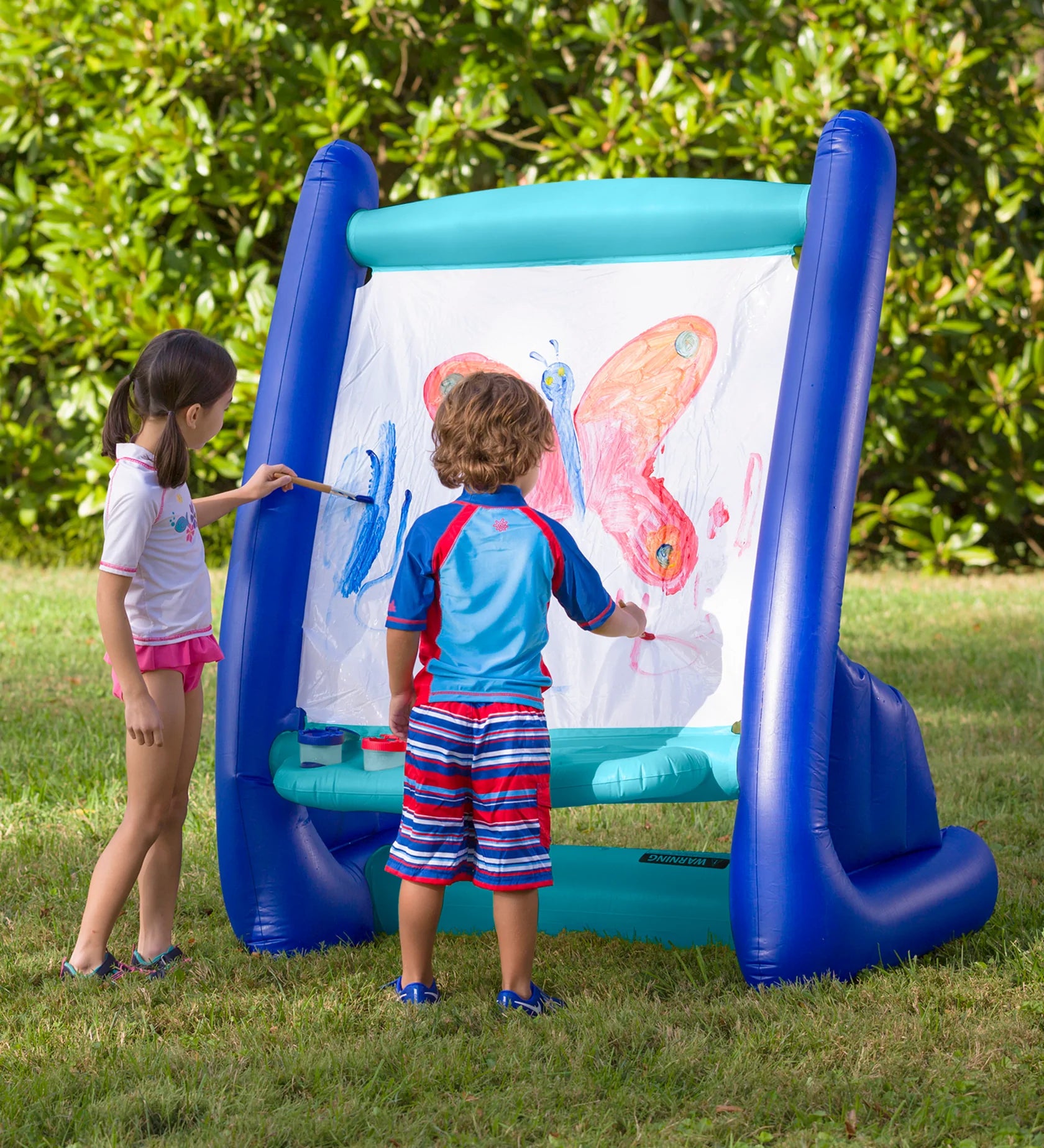 INFLATABLE EASEL WITH PAINTS